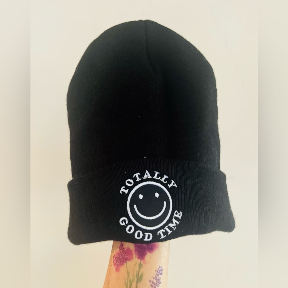 90s Y2K “Totally Good Time” Happy Smile Face Knit Snowboard Beanie Hat